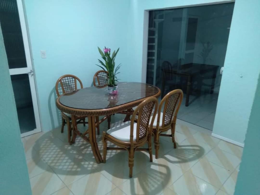 Pousada Cafe Com Margarida 150 Metros Do Mar Rua Do Calcadao Da Central บัลเนอาริโอ กังโบริว ภายนอก รูปภาพ